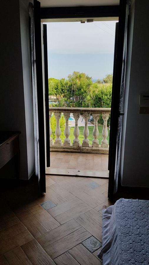 Sinilu B&B Silvi Paese Экстерьер фото